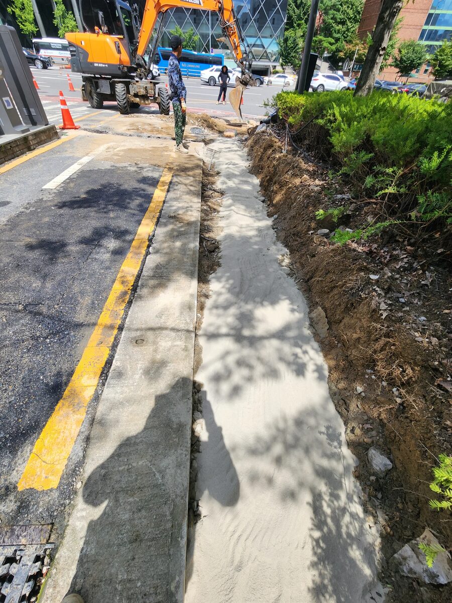 마당화단벽공사 시공 현장
